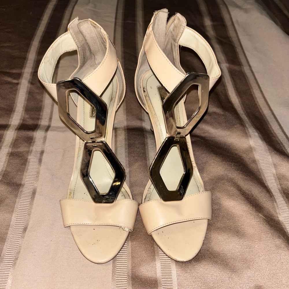 Elegant Cream Heels with Geometric Accents